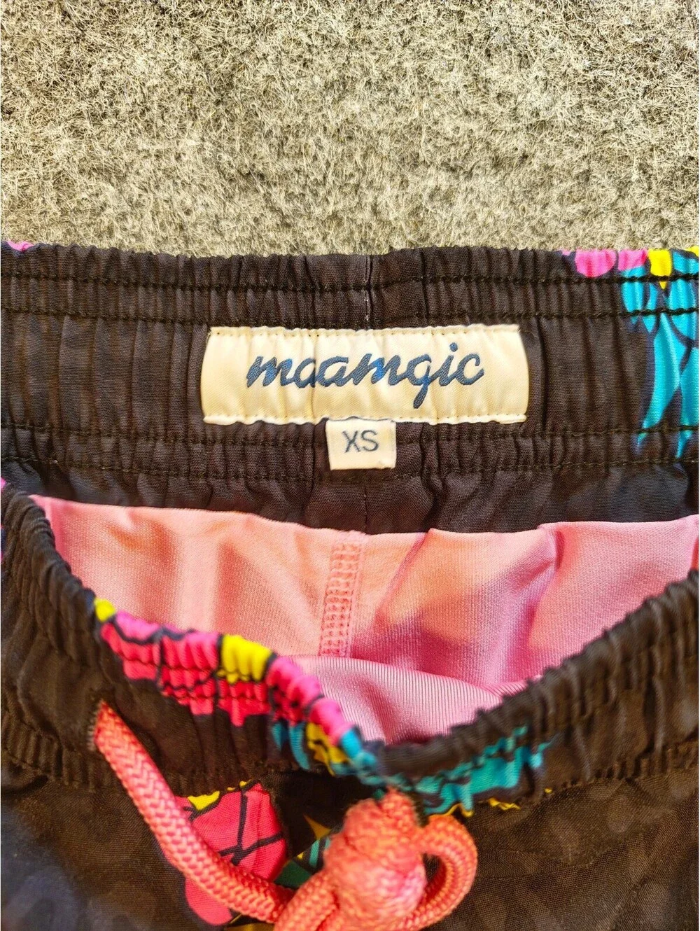 Maamgic Swim Shorts Men’s XS Pineapple Print Black Pink Drawstring Trunks